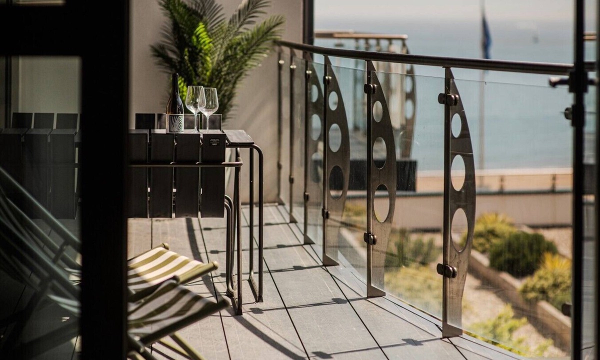 Ramsgate Apartment | Beach Front Apartment with Secure Parking