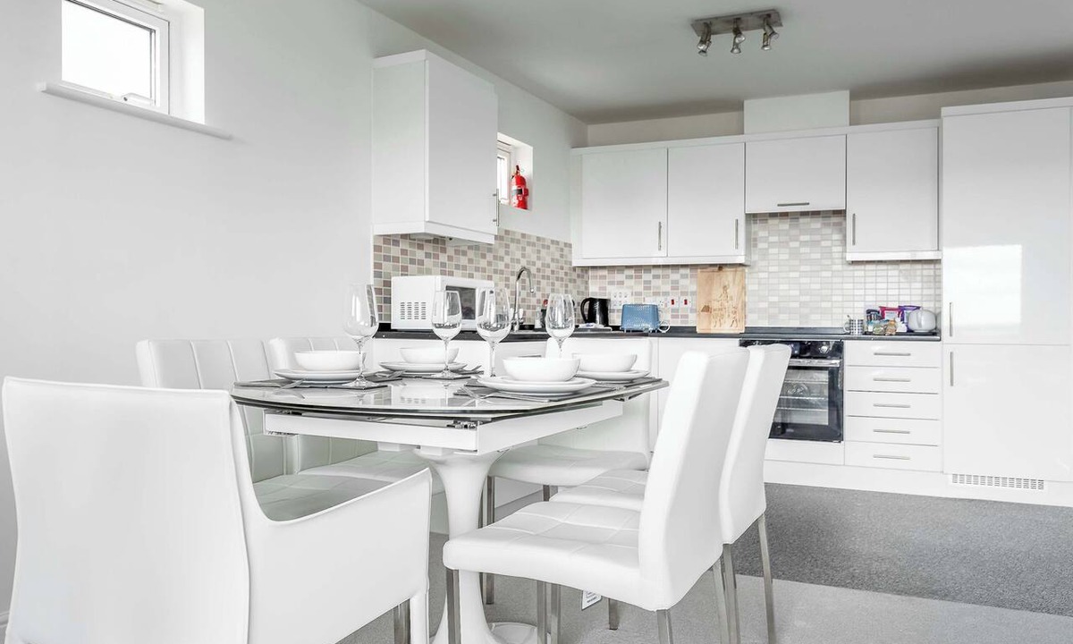Hamworthy Apartment | Beach Point - Stunning Harbour Views from Balcony