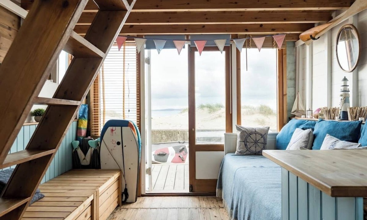 Hengistbury Head House | Beachfront Beach Hut with Stunning coastal views