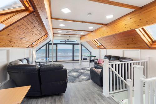 Pevensey House | Beachfront Escape Sleeps 8 Ideal Family Retreat