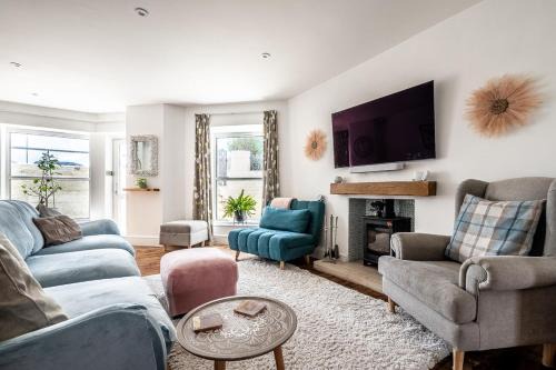 Exmouth Apartment | Beachfront escape with garden by Exmouth sands
