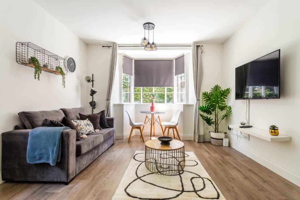 The Cultural Quarter Apartment | Beautiful Bluejay Escape - 1 Bed Apartment in the Heart of the City By Kozmo Properties