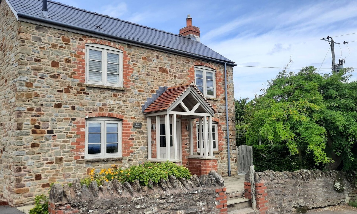 Much Marcle Cottage | Beautiful Cottage for couples, dog friendly, parking
