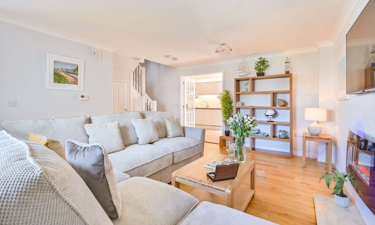 Charlestown House | Beautiful private villa for 6 guests with WIFI, TV and patio