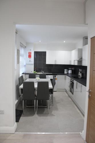 Old Trafford House | Beautiful, Spacious, Old Trafford home