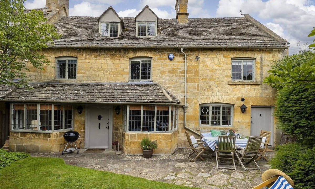 Broadway Cottage | Beautifully presented dog friendly - Closes Farm Cottage