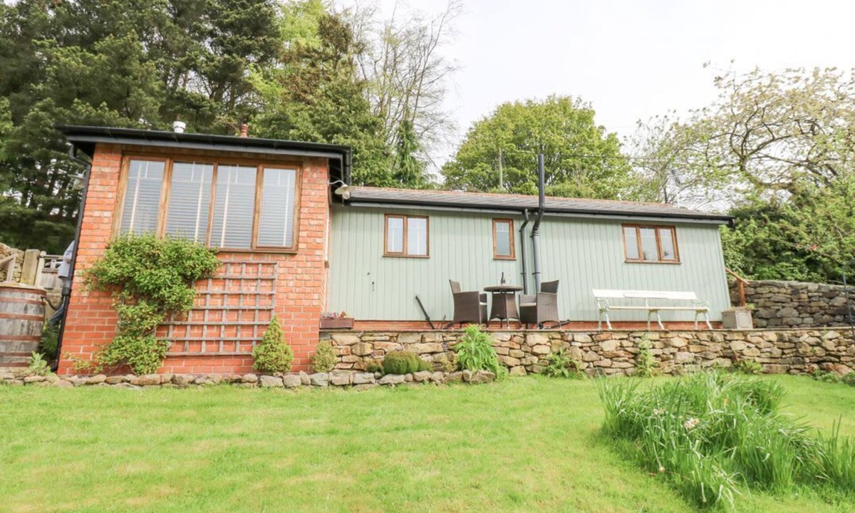 Castleton House | Bee Garth, Castleton