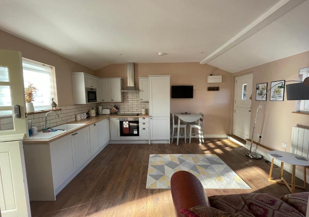 Billingshurst Apartment | Beech Cottage