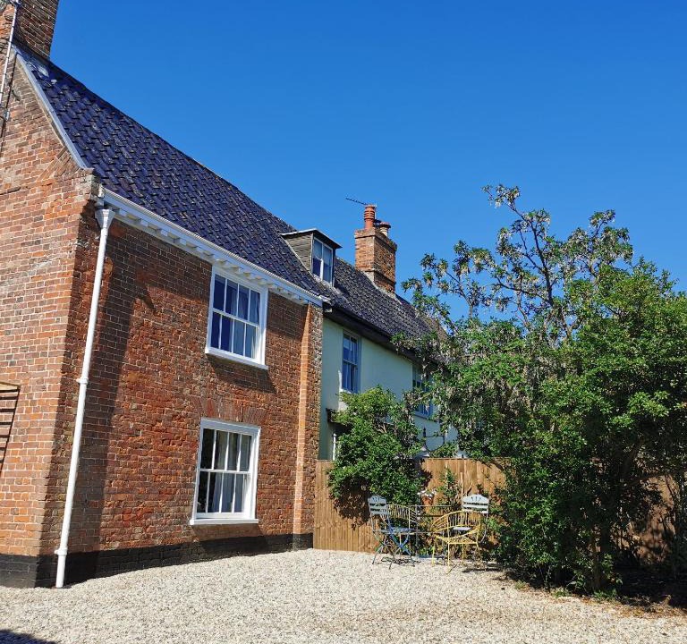 Beccles House | Beehive Cottage