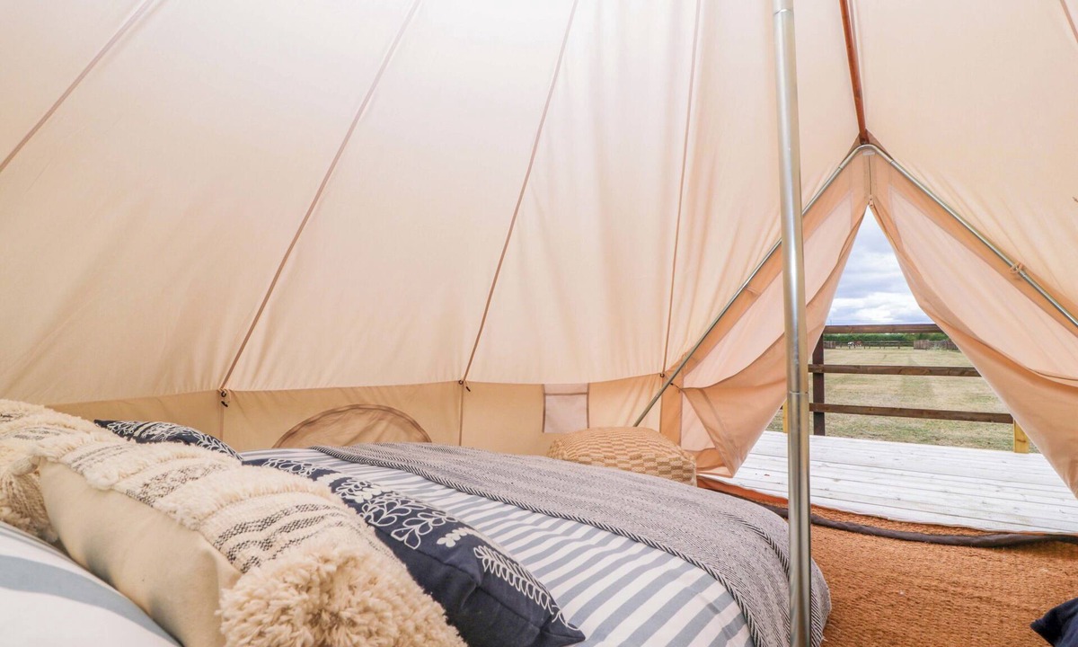 Ashton Keynes Cottage | Bell 2