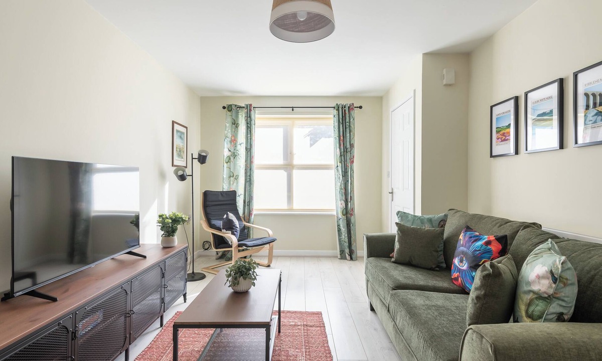 Beverley House | Beverley 2 bedroom Central Home Garden Parking
