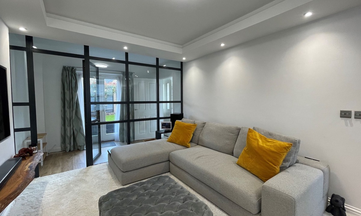 Willian House | Biggleswade Gorgeous Four Bedroom House