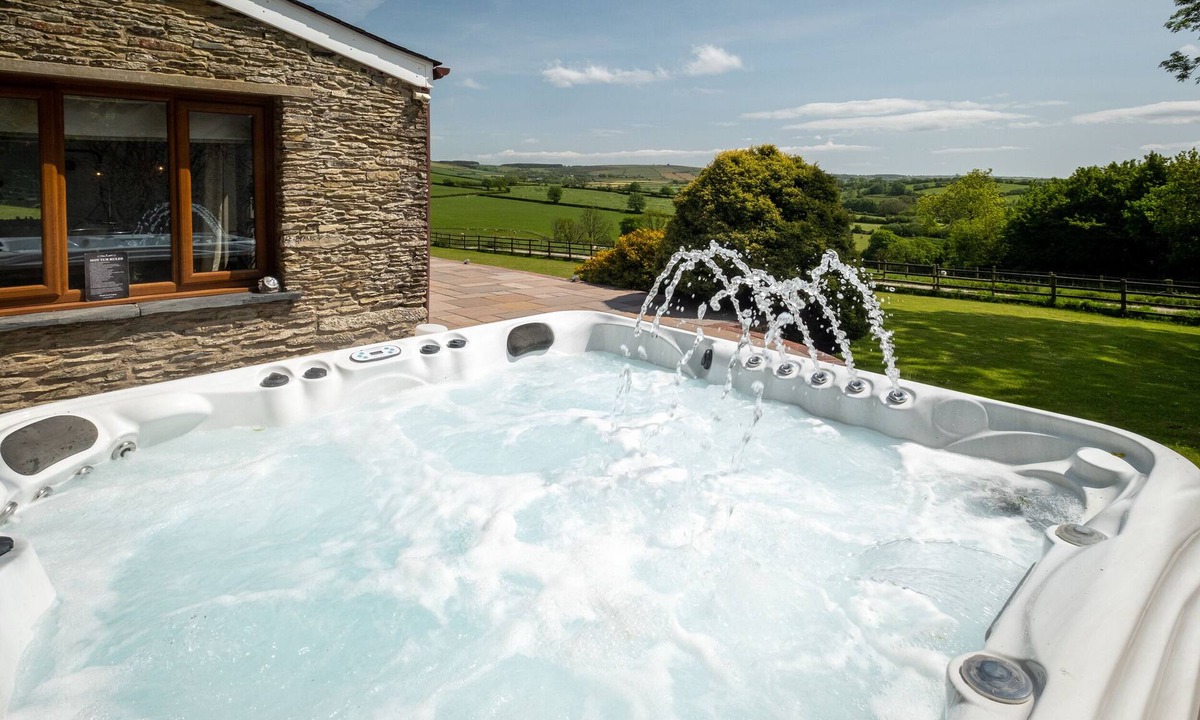 Newcastle Emlyn Cottage | Blaenachddu