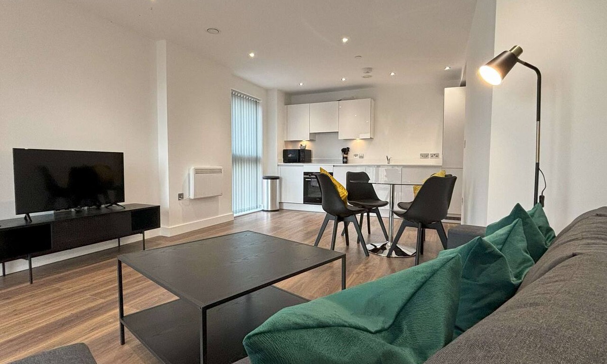 Bracknell Apartment | Bracknell 2BR Apt | Parking | Wifi | Nr Ascot