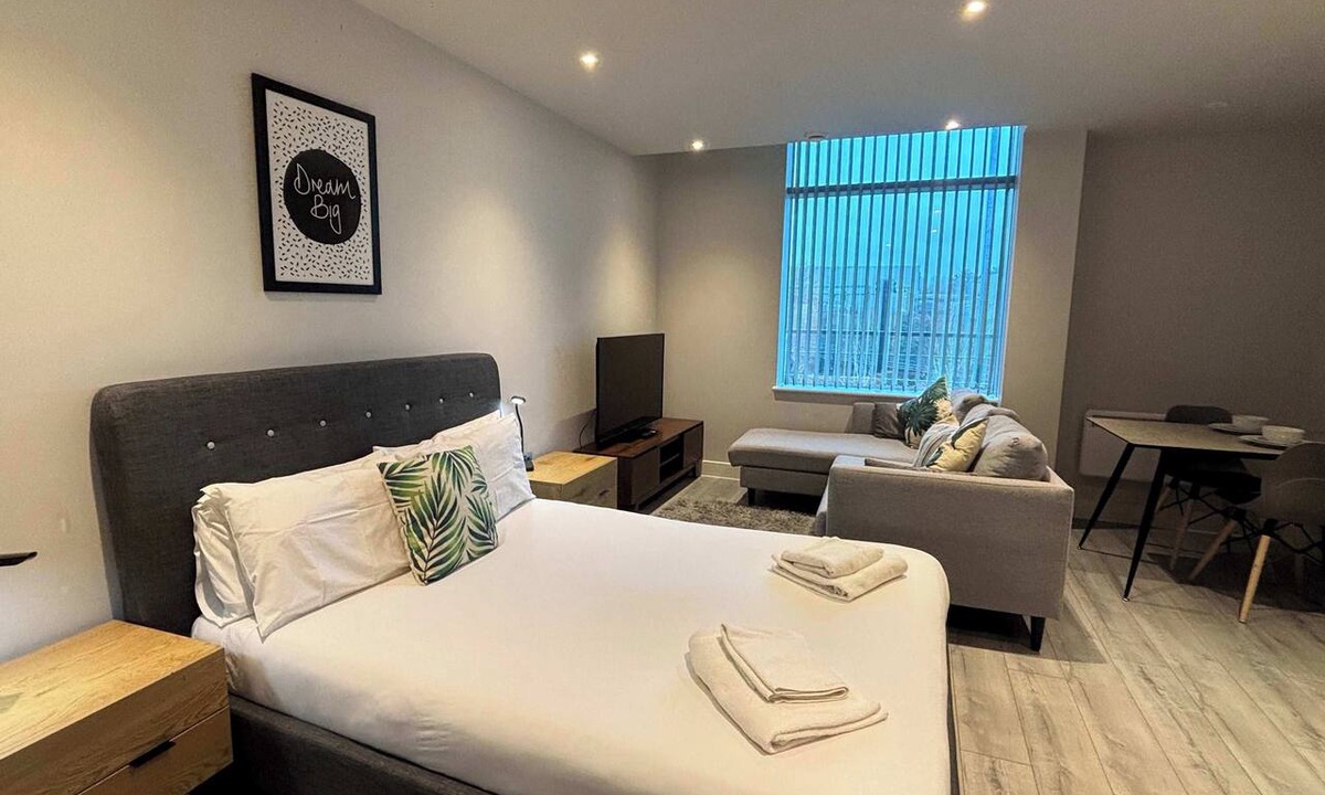 Bracknell Apartment | Bracknell Studio Apartment with free Parking