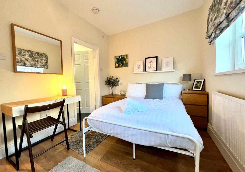 Newport Apartment | Brecon View by Switchback Stays