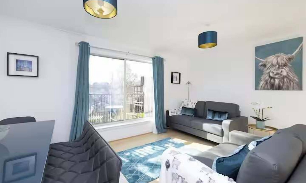 Govan Apartment | Bright 3 Bed Apt overlooking River, SEC & Hydro