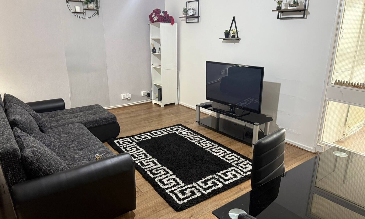 South Bermondsey Apartment | Bright & Cosy Flat in Bermondsey by Southwark park