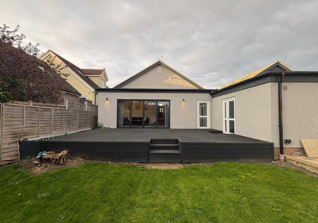 Braintree House | Bright Modern Home with Garden with Free Parking