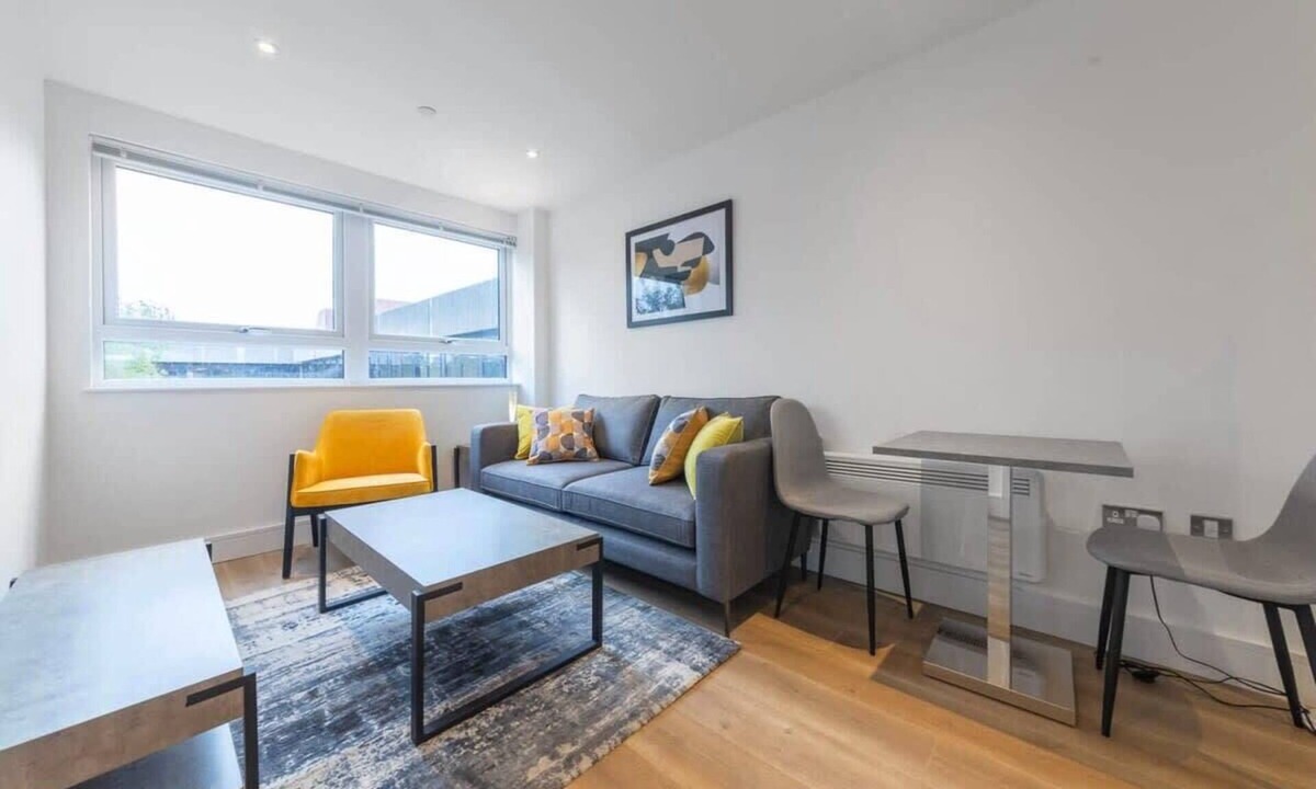 East Grinstead Apartment | Bright & Spacious 1 Bed Flat in East Grinstead