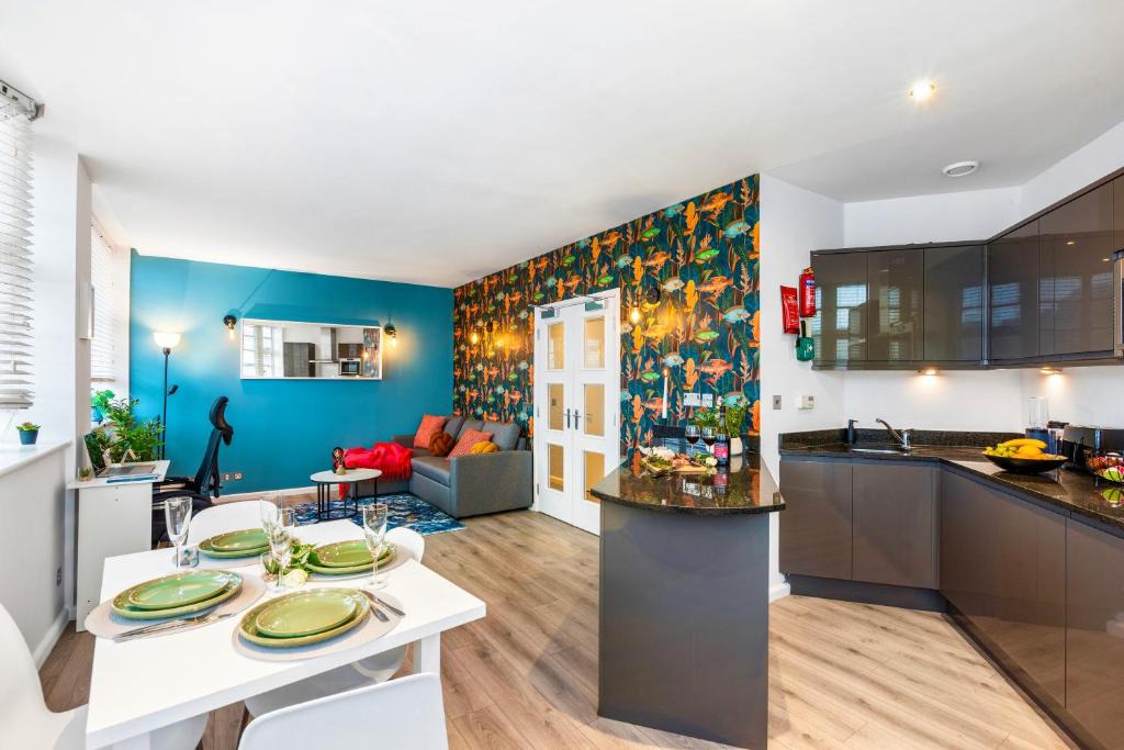 The Cultural Quarter Apartment | Brighton Apartment, The Lane & Cafés, Walk to Beach, Parking Available at Extra Cost on Request Only