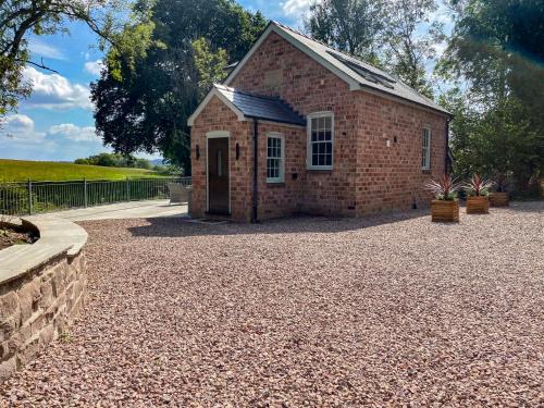Woolhope House | Broadmoor Chapel