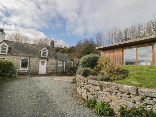 Beaumaris House | Bron Heulog Cottage