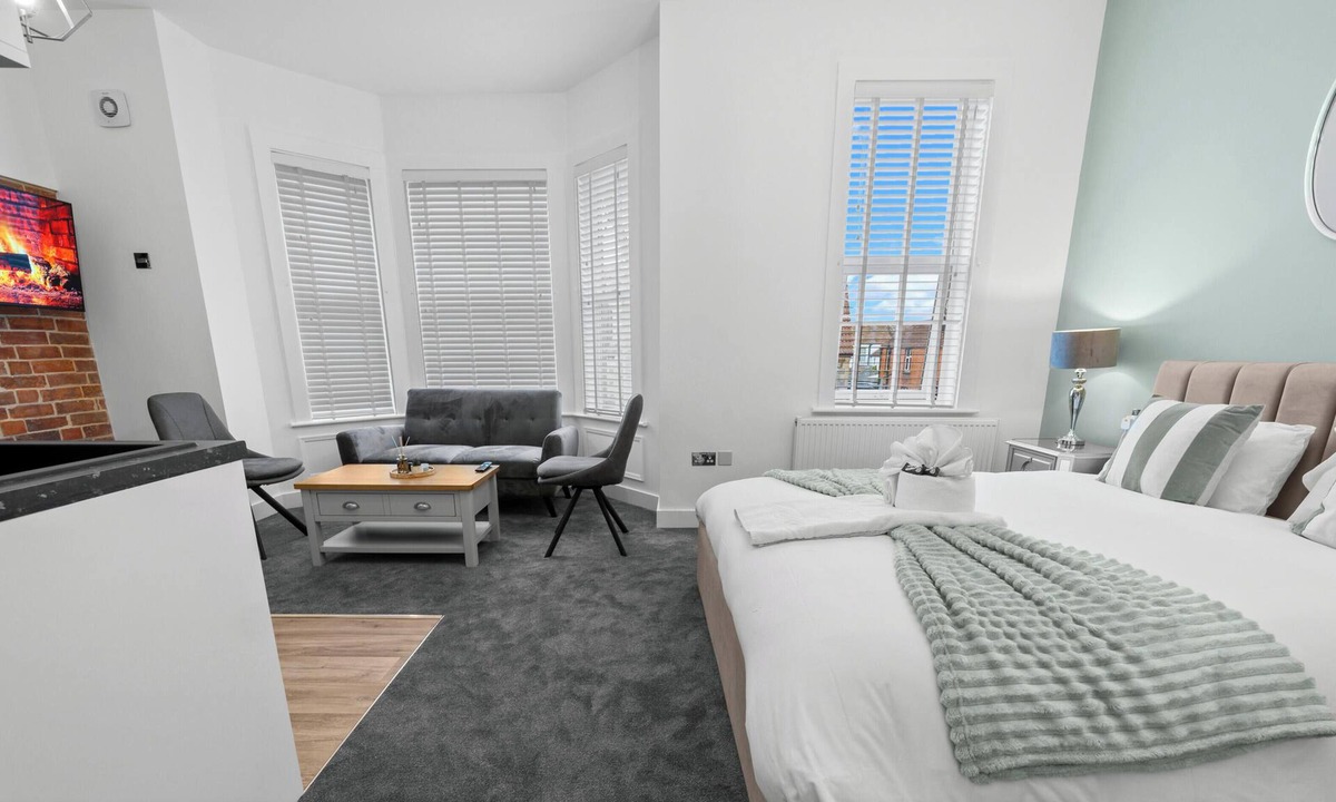 Burnham-on-Sea House | Burnham-on-sea | Warm, Bright Ensuite Room | Ideal for Couple | Contractors Stay