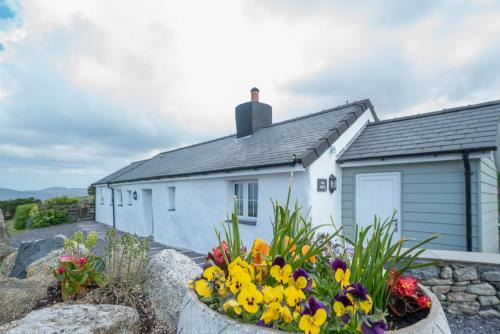 Llanllyfni House | Bwthyn-Plas-Hafod