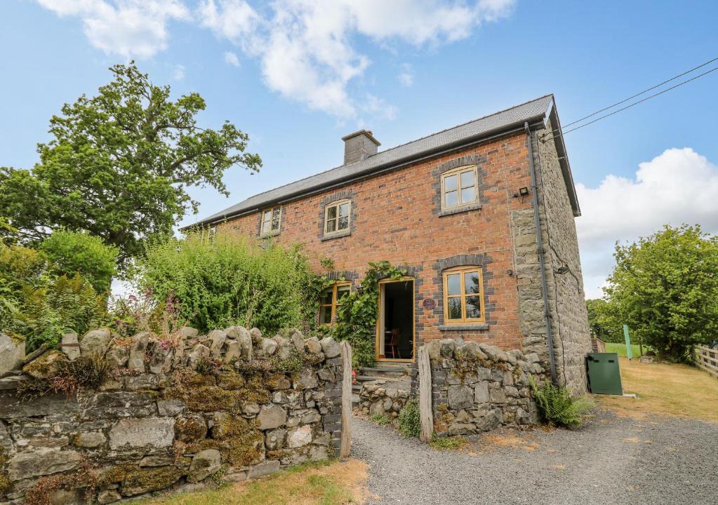 Llandrindod Wells House | Byrdir Cottage