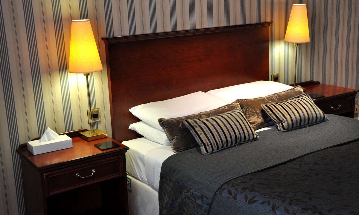 Harrogate Hotel | Cairn Hotel