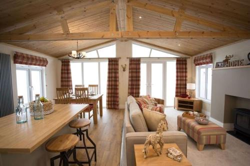 Eyemouth House | Cairn Lodge