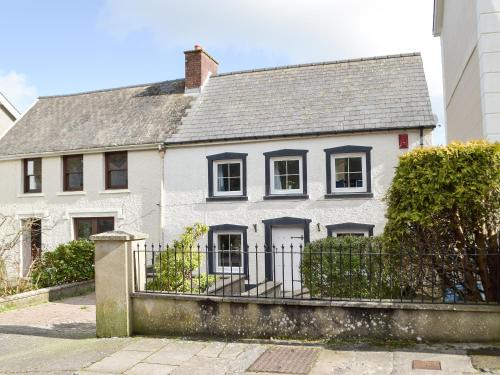 Llansteffan House | Can-Y-Mor - Uk13379
