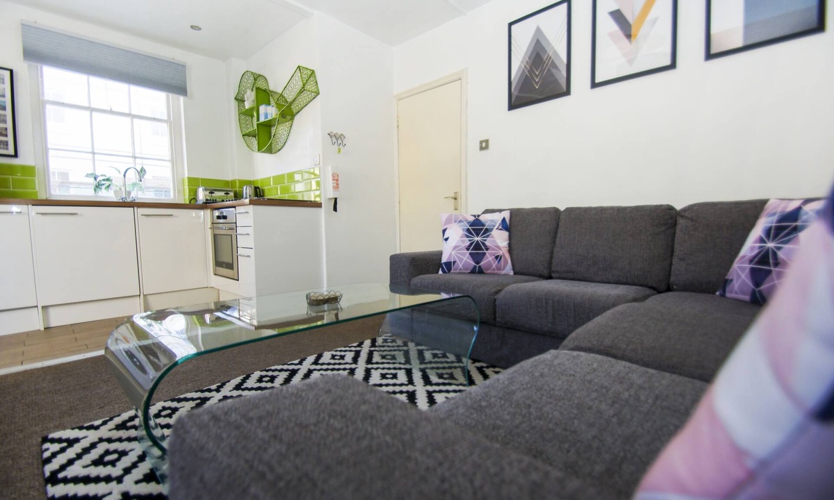 Brighton City Centre Cottage | Cannon Place Central by Brighton Holiday Lets