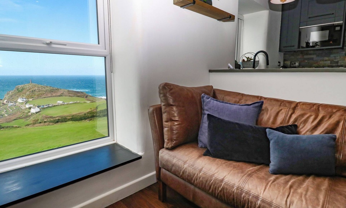 St Just Cottage | CAPE VIEW, pet friendly, character holiday cottage in St Just