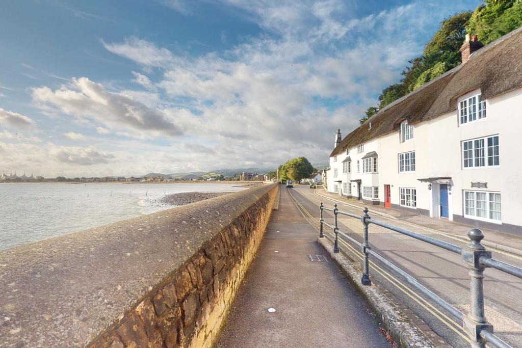 Minehead House | Captains Cottage Minehead