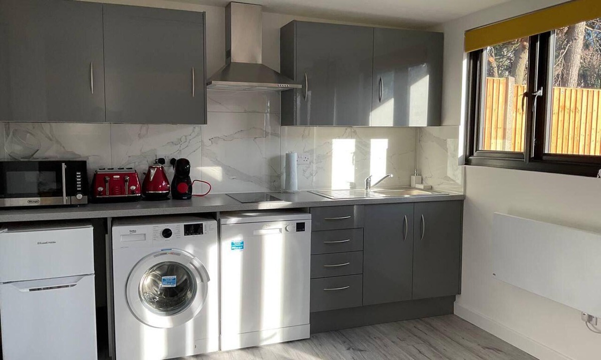 Brent Cross Apartment | Captivating 1-bed Studio in London
