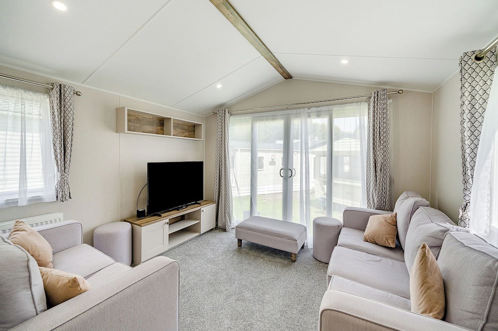 Longridge House | Caravan with one double and two twin.