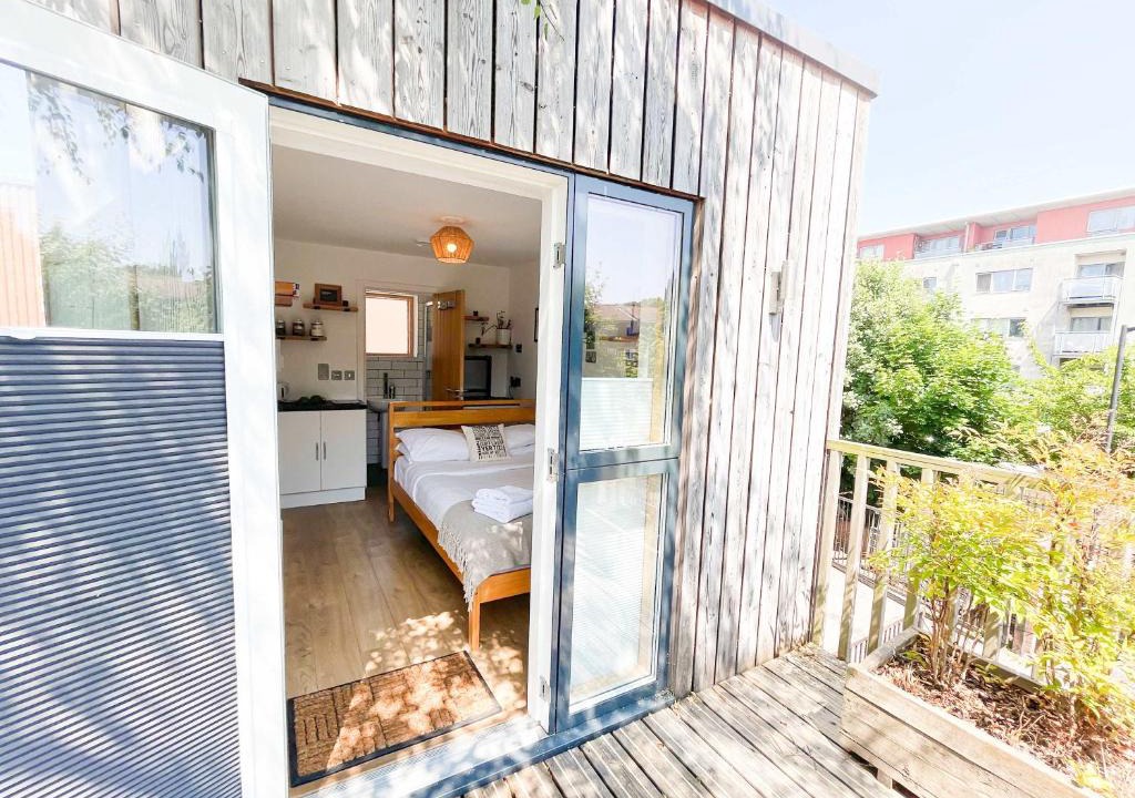 Saint Paul's House | Carmen Suite EcoPod Treehouse in the city centre