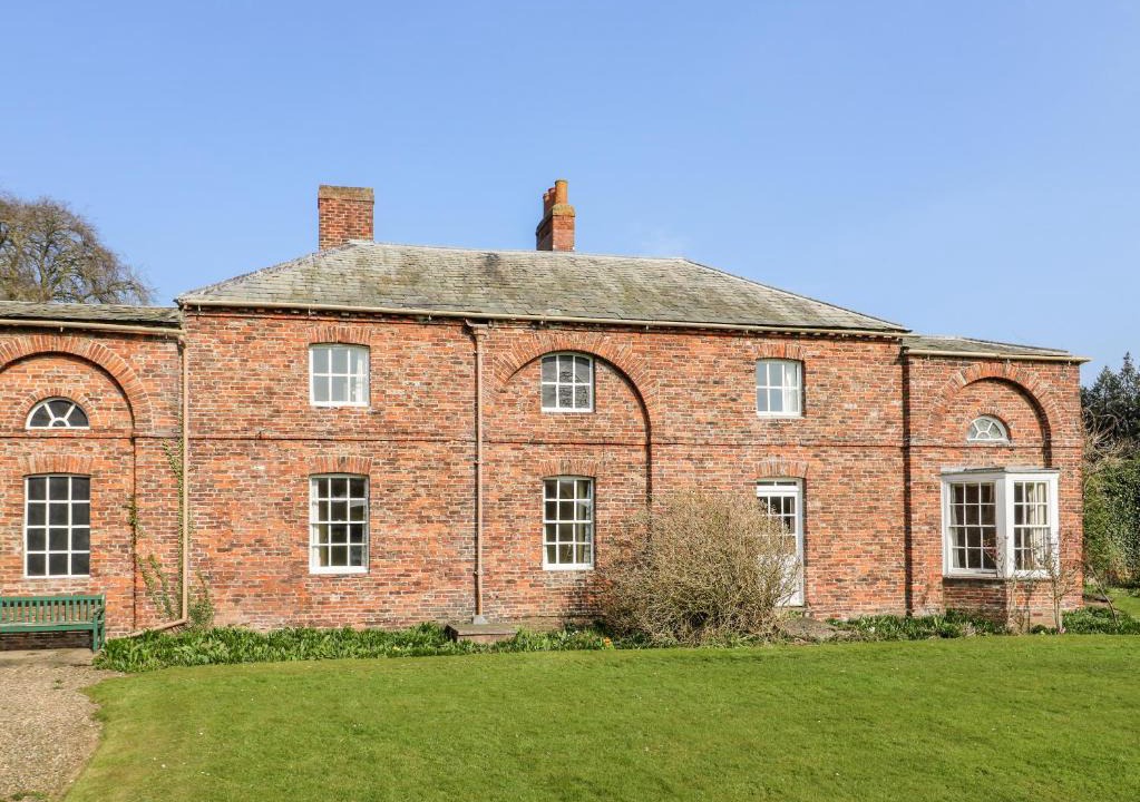 Bridlington House | Carr Cottage