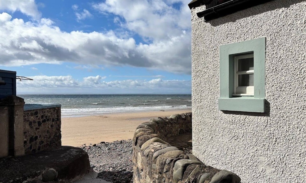 Leven Cottage | Castaway Beach Cottage Lower Largo Leven Fife