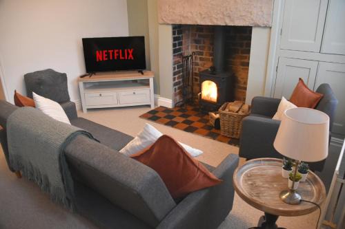 Matlock House | Castleview Cottage