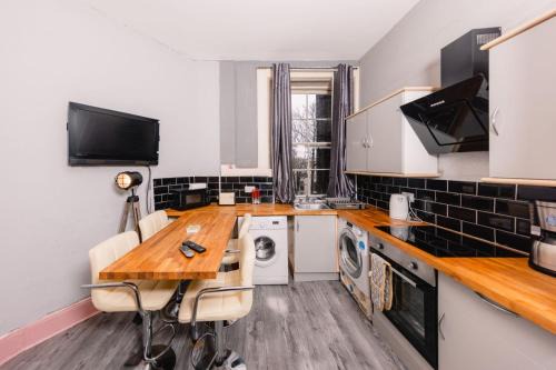 Leith Apartment | Central and Charming Edinburgh Apartment