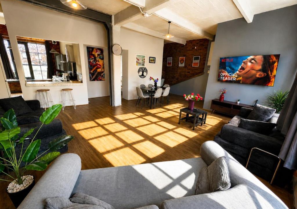 RopeWalks Apartment | Central Apt Sleeps 8 | Bars, Restaurants & Parking