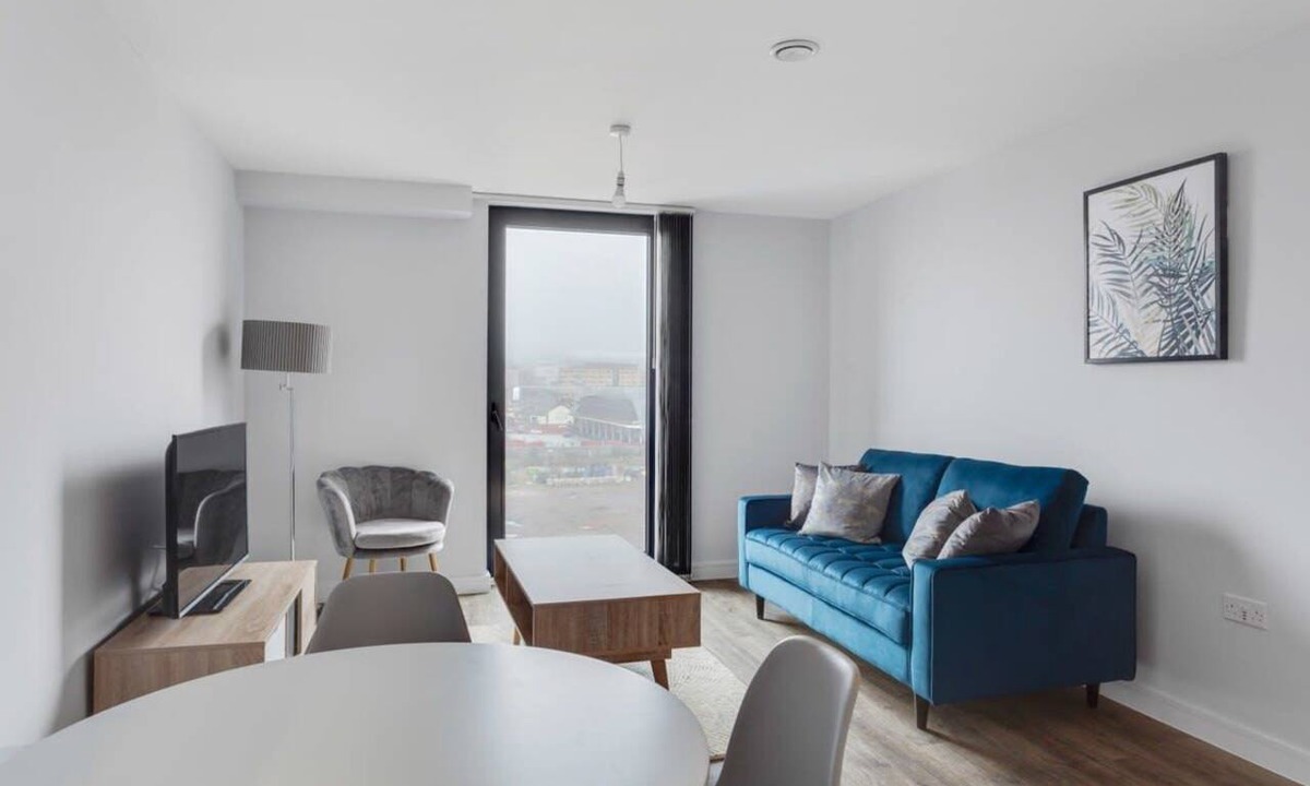 Bordesley Apartment | Central Birmingham 2 BED Modern Spacious Apartment