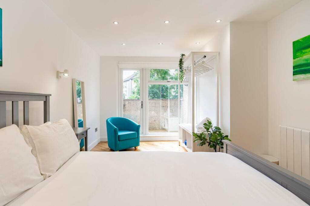 Dalry Apartment | Central, Bright 2 Bed Flat