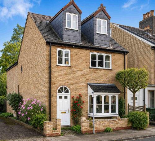 Cambridge House | Central Cambridge - Riverside -4 Bedroom House