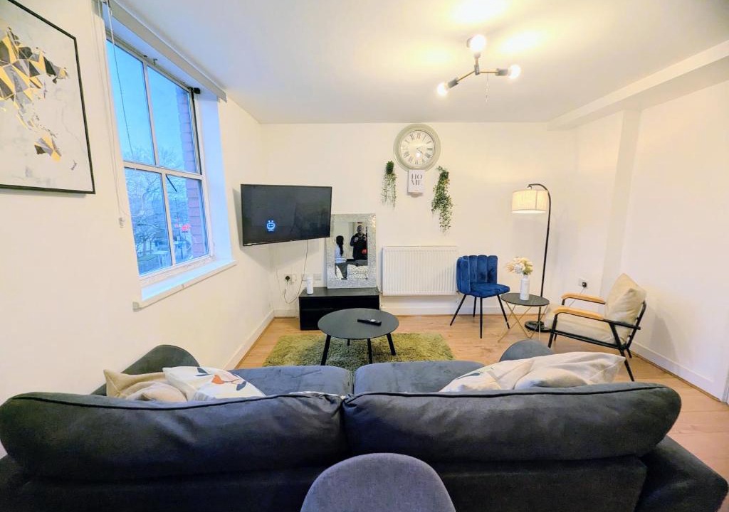 Southampton City Centre Apartment | Central Southampton 2BR Work and Family Stay with Parking