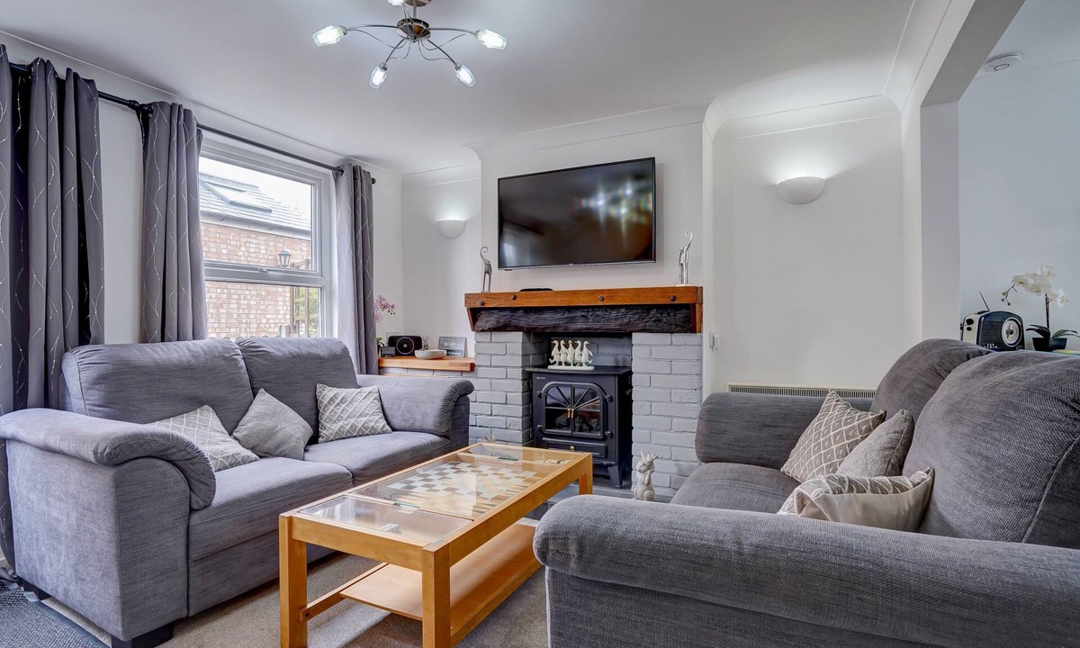 Winterton-on-Sea Cottage | Character Cottage Near Beach & Dunes