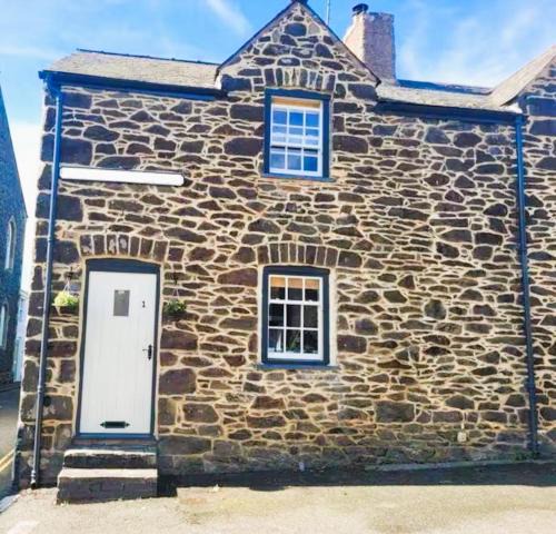 Conwy House | Characterful Cottage Within Conwy Town Walls